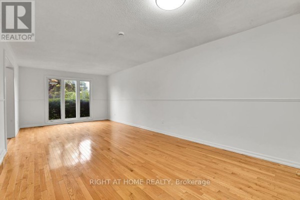 99 Craig Henry Drive, Ottawa, ON K2G3S8 Photo 4