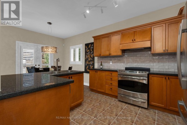 Kitchen - 99 Cumming Drive, Barrie, ON L4N0C6 Photo 5