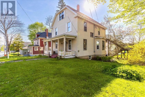 99 Dufferin Street, Bridgewater, NS, photo 3