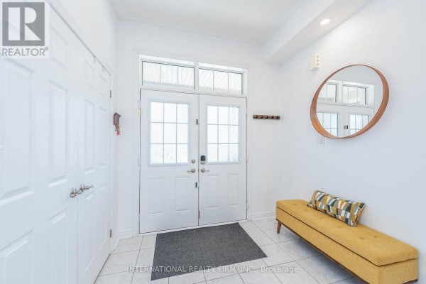 Primary Bedroom - 99 Huguenot Road, Oakville, ON L6H0M3 Photo 4