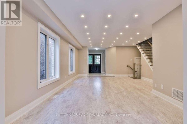 Living room - 99 Maple Sugar Lane, Vaughan, ON L4J8M8 Photo 3