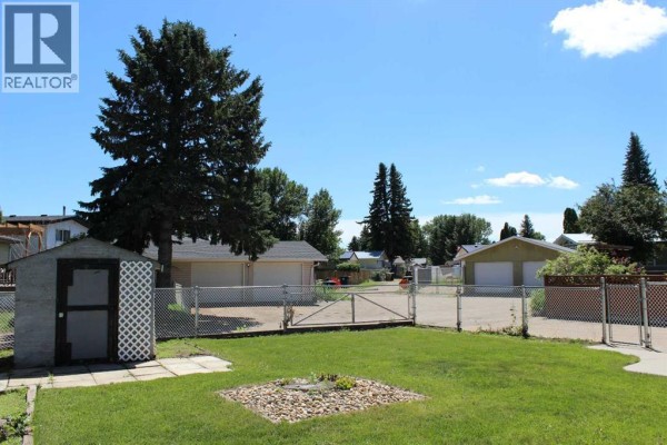Bedroom - 99 Mcnab Park Street E, Brooks, AB T1R0K6 Photo 4