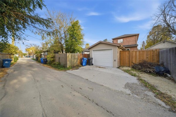 Primary Bedroom - 99 Pilgrim Avenue, Winnipeg, MB R2M0L3 Photo 2