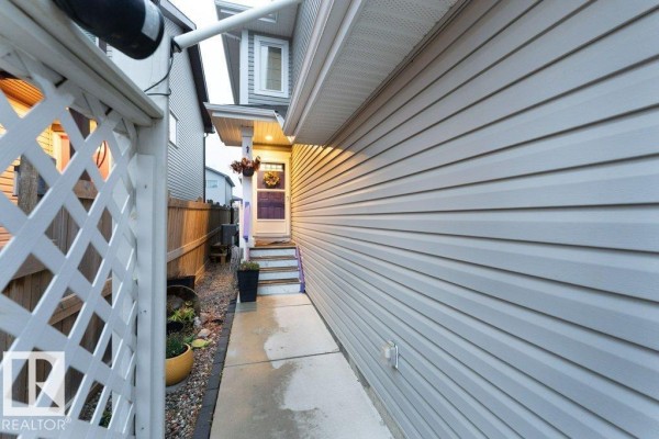 Primary Bedroom - 99 Springwood Wy, Spruce Grove, AB T7X0S8 Photo 5