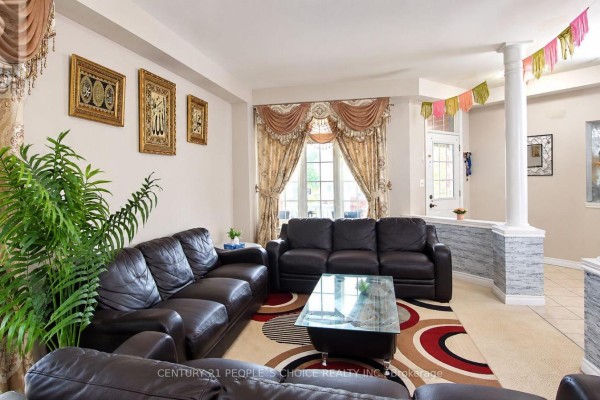 99 Timber Creek Crescent, Cambridge, ON N1T0B5 Photo 3