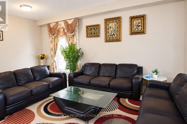99 Timber Creek Crescent, Cambridge, ON N1T0B5 Photo 4
