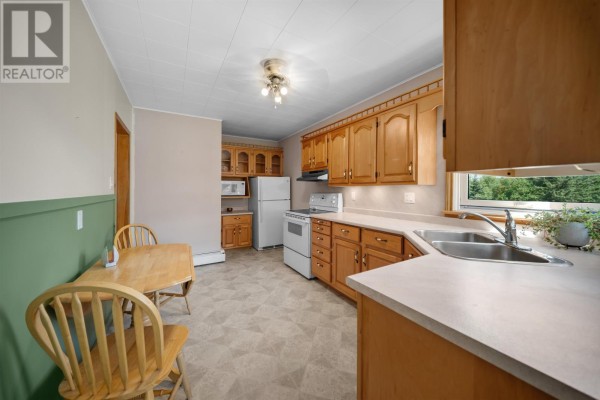 Living room - 99 Westview Drive, Murray Harbour, PE C0A1V0 Photo 2