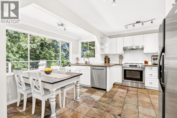 990 Jarvis Street, Coquitlam, BC V3J5A1 Photo 3