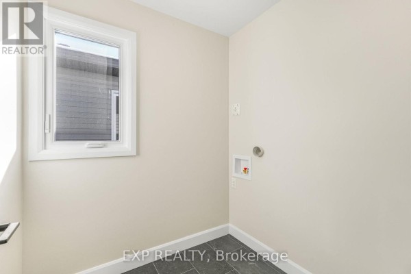 Living room - 990 Katia Street, The Nation, ON K0A2M0 Photo 5