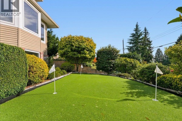 990 Leyland Street, West Vancouver, BC V7T2S4 Photo 3