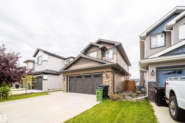 Family room - 9903 222 St Nw Nw, Edmonton, AB T5T7J1 Photo 4