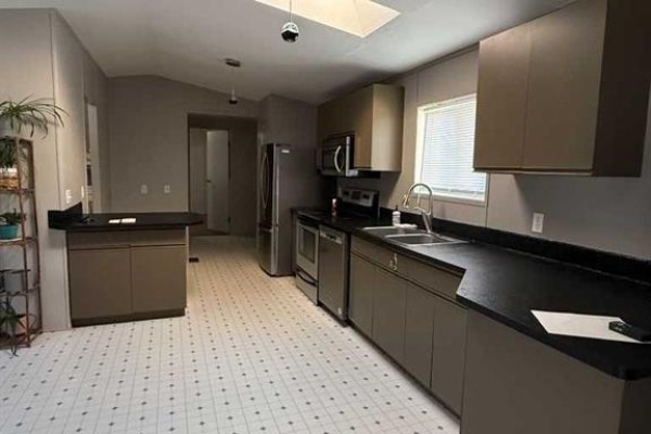 4pc Bathroom - 9904 107 Street, High Level, AB T0H1Z0 Photo 4