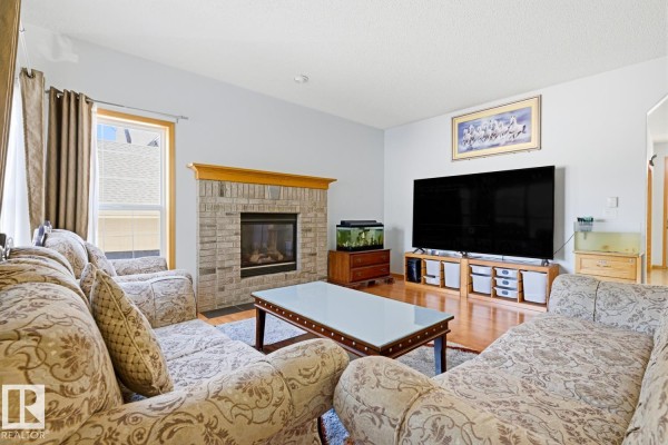 Den - 9904 144 Av Nw, Edmonton, AB T5E6M5 Photo 5