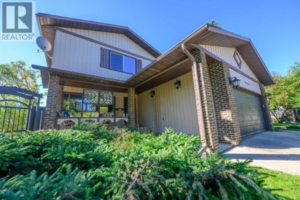 4pc Bathroom - 9905 75 Avenue, Grande Prairie, AB T8V4X2 Photo 2
