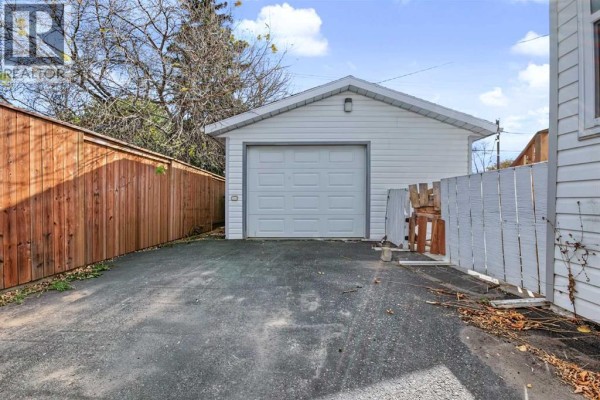 9907 85 Avenue, Grande Prairie, AB, photo 3