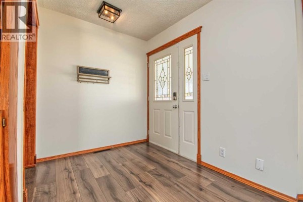 3pc Bathroom - 9907 85 Avenue, Grande Prairie, AB T8V0A1 Photo 4