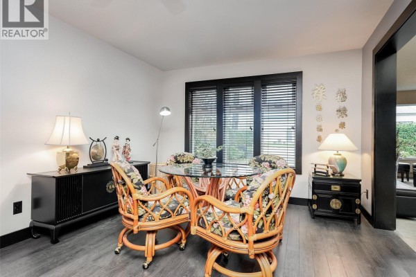 Ensuite - 9907 Galaran Rd, Sidney, BC V8L4G5 Photo 5