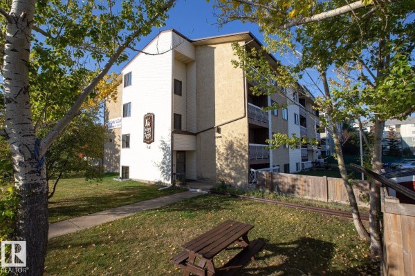 9908 107 St, Morinville, AB T8R0A3 Photo 3