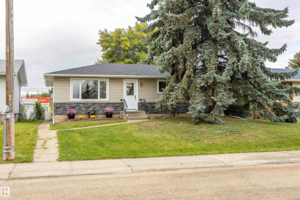 9908 99 St, Morinville, AB, photo 2