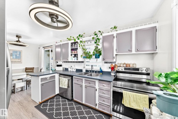 9911 163 St Nw, Edmonton, AB, photo 2