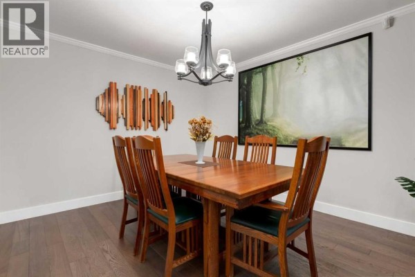 Kitchen - 9915 Patton Road Sw, Calgary, AB T2V5G1 Photo 4