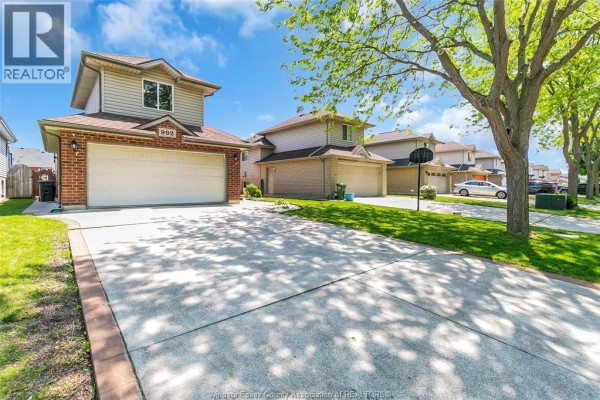 3pc Ensuite bath - 992 Whistler, Windsor, ON N8P1L2 Photo 2