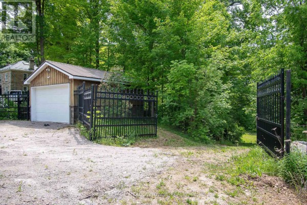 Family room - 9920 Regional Road 25 Road, Halton Hills, ON L9T2X7 Photo 2