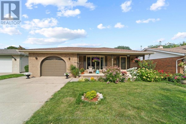 9925 Holly Crescent, Windsor