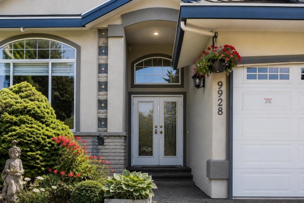9928 116 Street, Surrey, BC V3V4A4 Photo 2