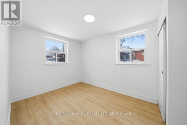 Unit A - 993 O'connor Drive, Toronto, ON M4B2T1 Photo 2
