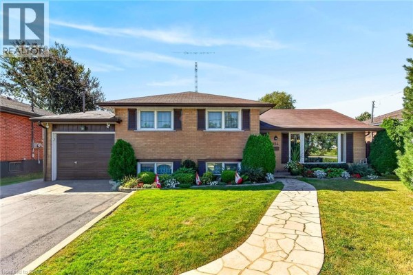 Laundry room - 994 Barton Street, Stoney Creek, ON L8E5H3 Photo 3