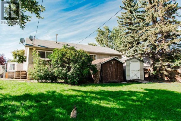 4pc Bathroom - 9940 88 Avenue, Grande Prairie, AB T8V0C2 Photo 2