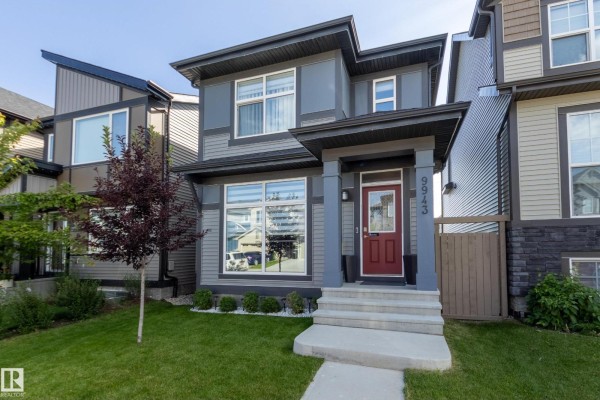 Family room - 9943 227 St Nw, Edmonton, AB T5T7V1 Photo 4