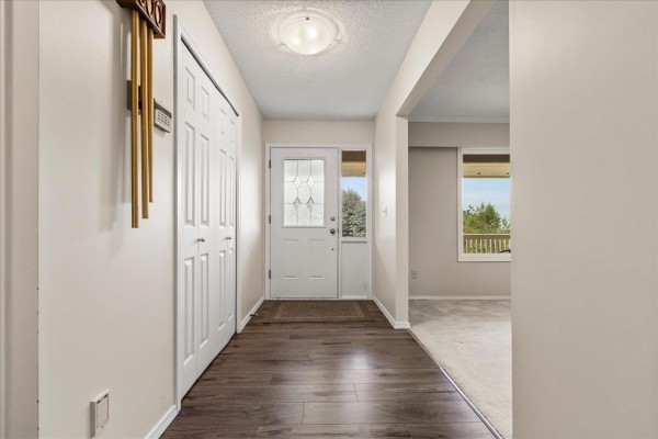 Laundry room - 9951 Hillcrest Drive, Little Mountain, Chilliwack, BC V2P7P4 Photo 5