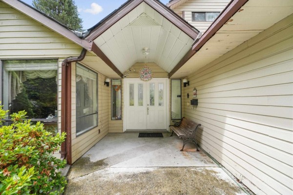 9955 149 Street, Surrey, BC V3R7N2 Photo 4