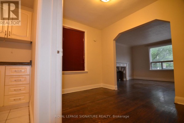 997 Eglinton Avenue W, Toronto, ON, photo 3