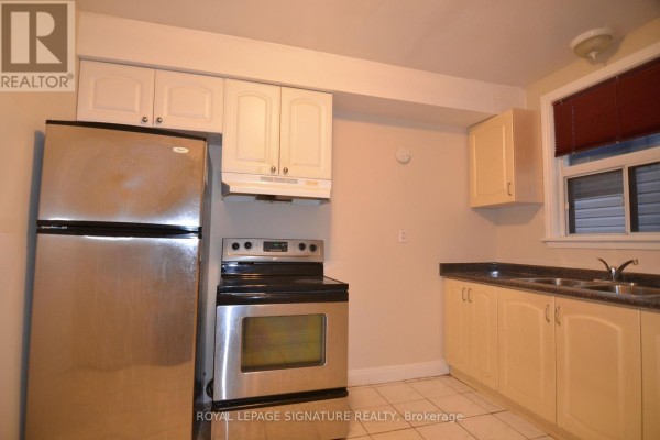 997 Eglinton Avenue W, Toronto, ON M6C2C7 Photo 5