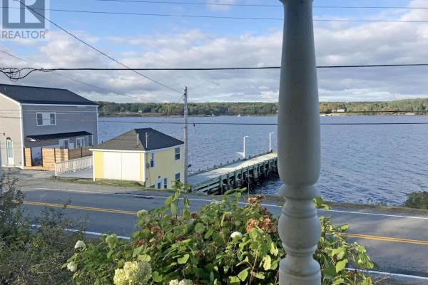 Dining room - 997 Main Street, 9114 Hwy 3, Mahone Bay, NS B0J2E0 Photo 3