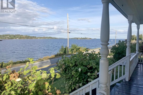 Kitchen - 997 Main Street, 9114 Hwy 3, Mahone Bay, NS B0J2E0 Photo 5