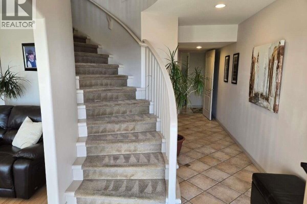 Primary Bedroom - 997 Skeena Drive N, Kelowna, BC V1V2K7 Photo 5