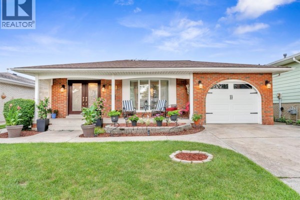 9975 Holly Crescent, Windsor