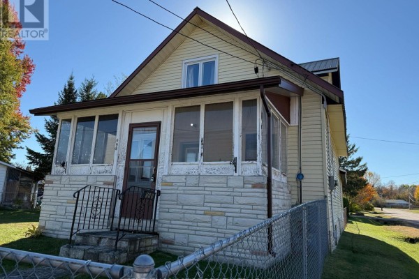 Office - 998 Bronx Street, Pembroke, ON K8A6G3 Photo 3