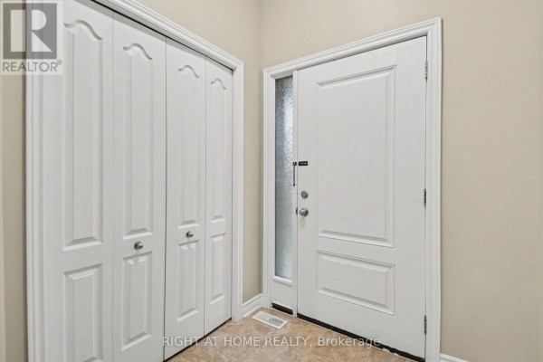 Bathroom - 998 Bunchberry Way, Ottawa, ON K1T0L6 Photo 3