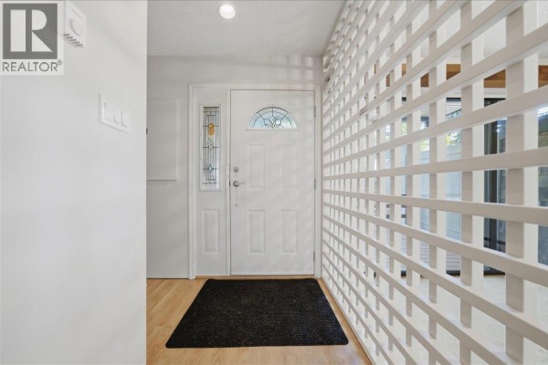 9981 Millburn Court, Burnaby, BC V3N4M8 Photo 5