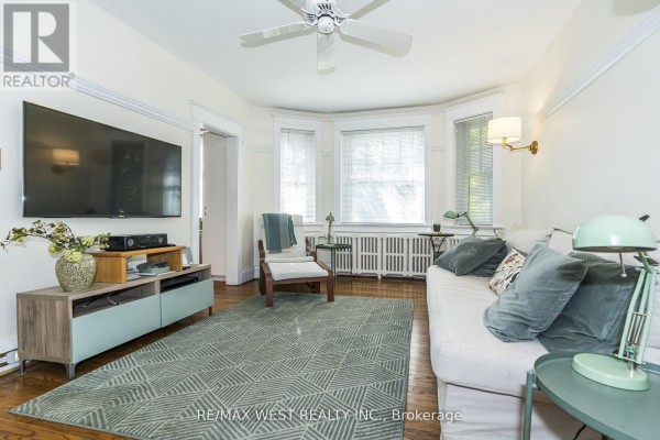 Bedroom - 9a Humewood Drive, Toronto, ON M6C1C9 Photo 3