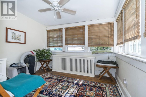 Primary Bedroom - 9a Humewood Drive, Toronto, ON M6C1C9 Photo 4