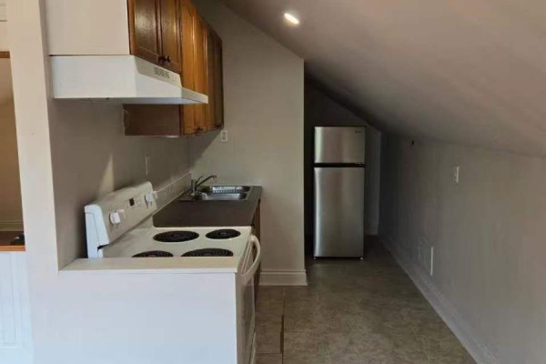 9a Metro Road S, Georgina, ON L4P1V7 Photo 4