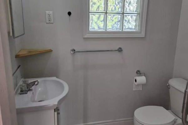 9a Metro Road S, Georgina, ON L4P1V7 Photo 5
