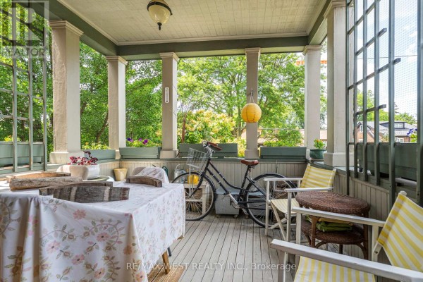 Dining room - 9b Humewood Drive, Toronto, ON M6C1C9 Photo 4