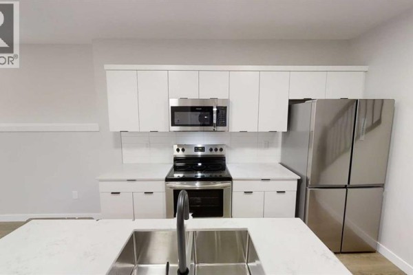 4pc Bathroom - A, 10205 126 Avenue, Grande Prairie, AB T8V6J3 Photo 3